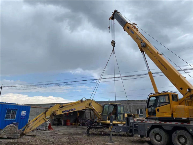 博白县25吨吊车的工作半径是多少？