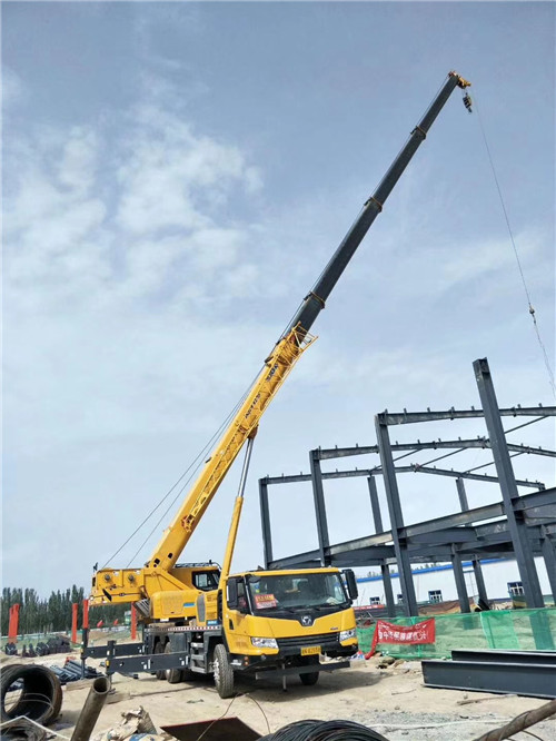 博白县超高层建筑钢结构吊装案例
